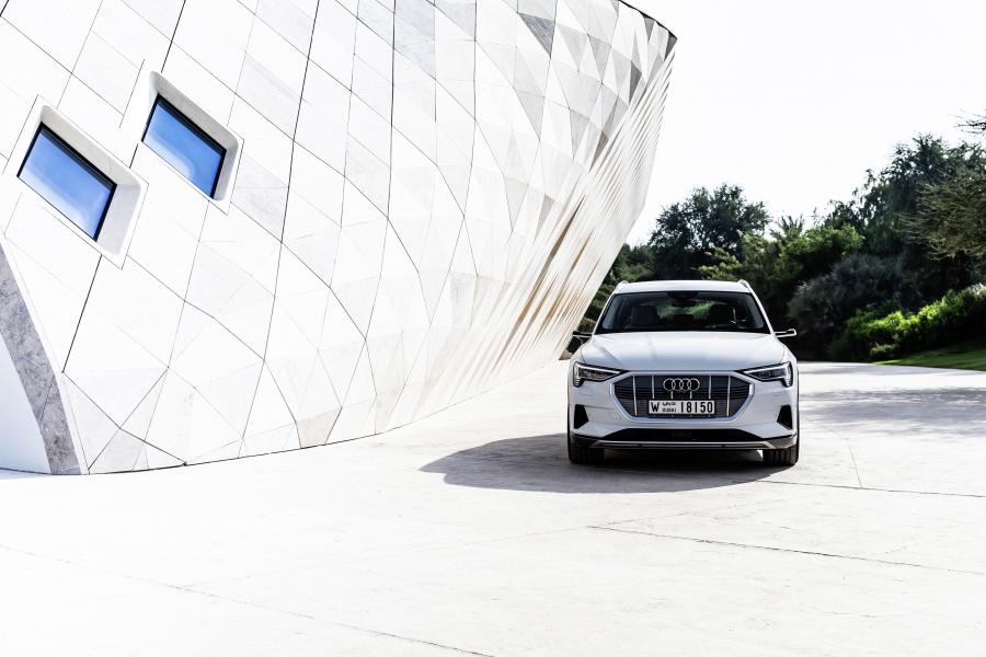  Audi e-tron 55 Quattro 2019 года  (WW) (фото 99 из 452)